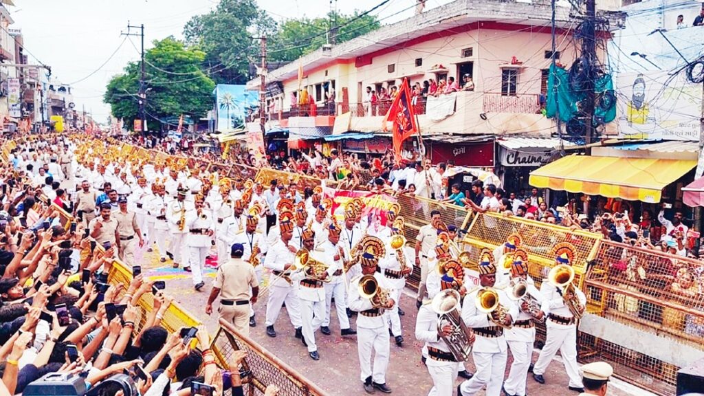 350 जवानों पुलिस बैंड