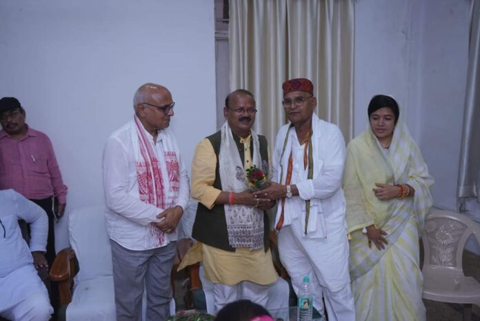 सीधी में प्रभारी मंत्री श्री दिलीप जायसवाल का हुआ आत्मीय स्वागत