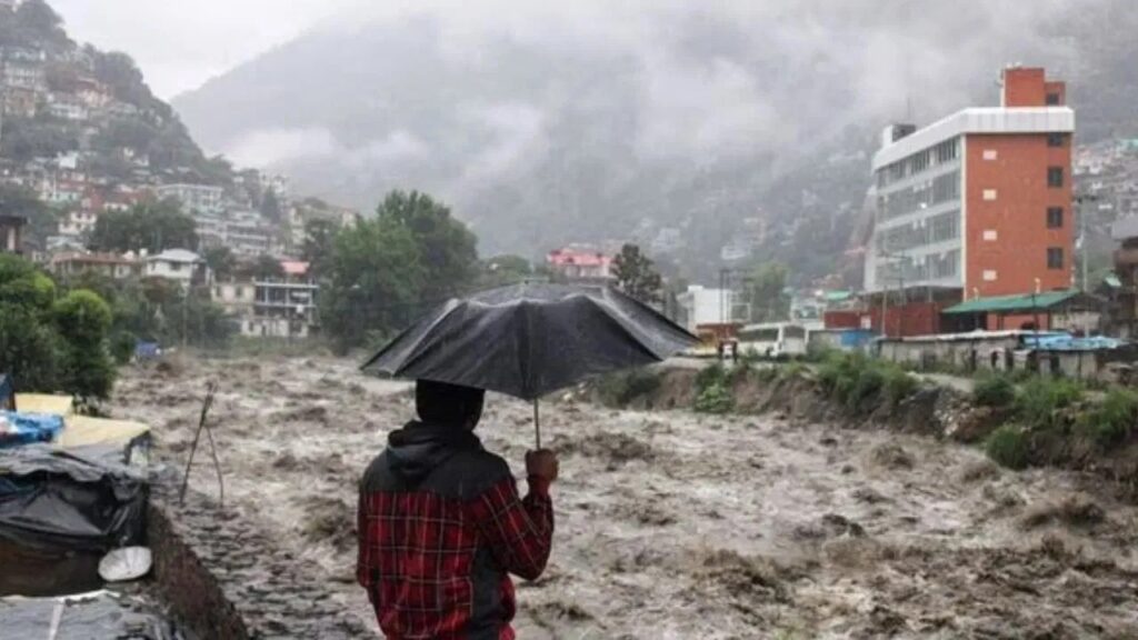 केदारनाथ में भारी बारिश