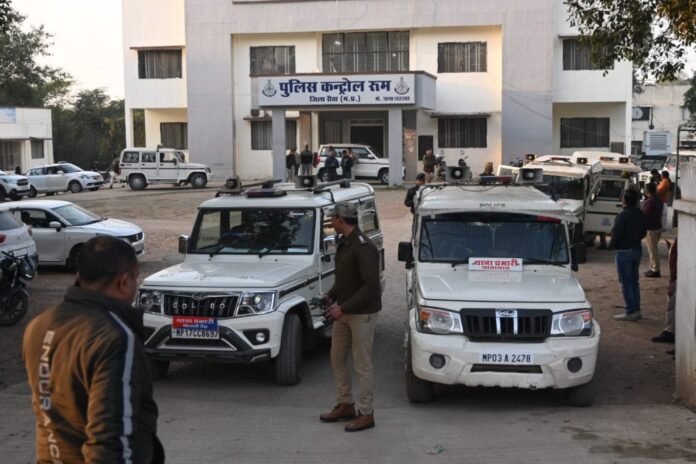 रीवा में ट्रेन से गांजे की तस्करी का मामला: पुलिस ने 19 किलो गांजा जब्त कर दो आरोपियों को गिरफ्तार किया
