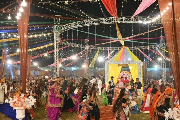 सांसद ने गरबा महोत्सव में विजेताओं को सम्मानित, सीधी में सांस्कृतिक धूम