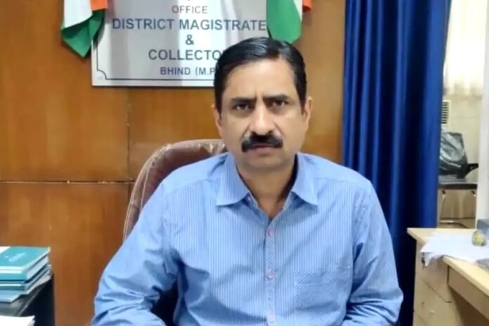 भिंड कलेक्टर का सख्त एक्शन: 8 पटवारी सस्पेंड, लापरवाही पर बड़ी कार्रवाई