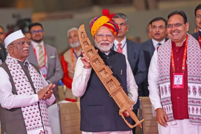 CM भजनलाल ने PM मोदी को भेंट की लकड़ी की तलवार, महाराणा प्रताप से है इसका संबध जानें इसकी रोचक कहानी