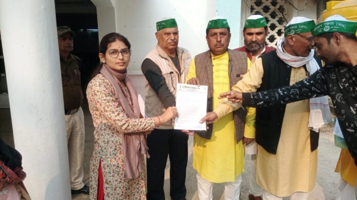 9 दिसंबर को कलेक्टे्ट सीधी में किसान एकता संघ के बैनर तले एक विशाल प्रदर्शन हुआ,