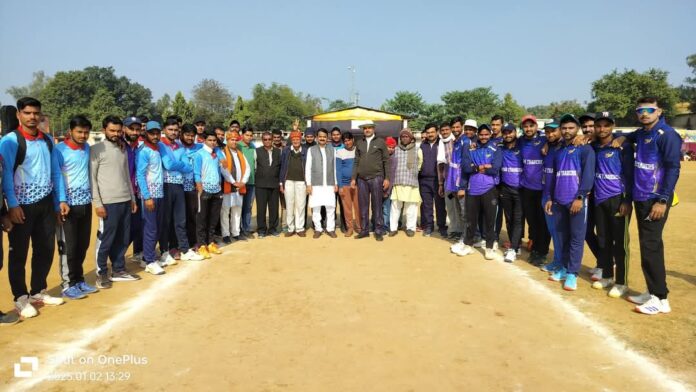 DCL T20 कप सीजन 19: प्रयाग ट्रेडर्स देवसर ने चौथे क्वार्टर फाइनल में मारी बाजी