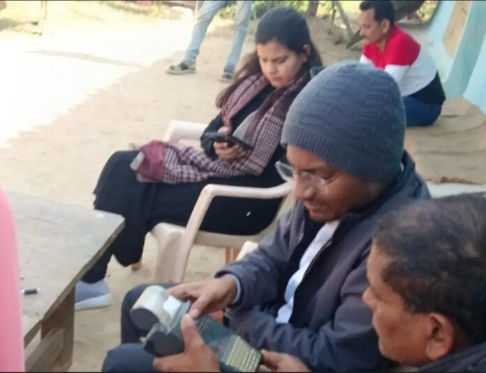 सीधी जिले के कुसमी उपखंड में एसडीएम ने उचित मूल्य दुकानों का किया निरीक्षण
