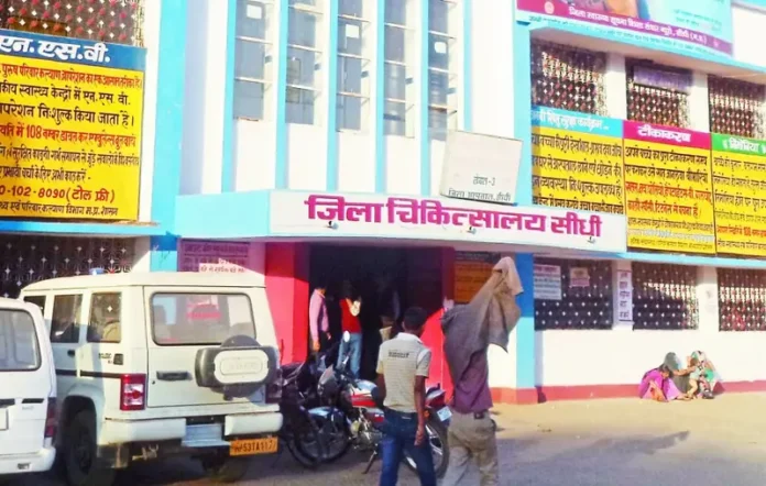 सीधी जिले में तीर्थयात्रियों की बस पलटी, 11 घायल, पुलिस ने पहुंचाई सहायता