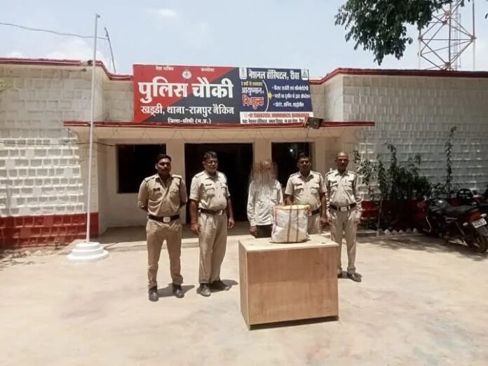 खड्डी पुलिस ने गांजा बेचने वाले आरोपी को रंगे हाथों पकड़ा, 5.160 किलो गांजा बरामद