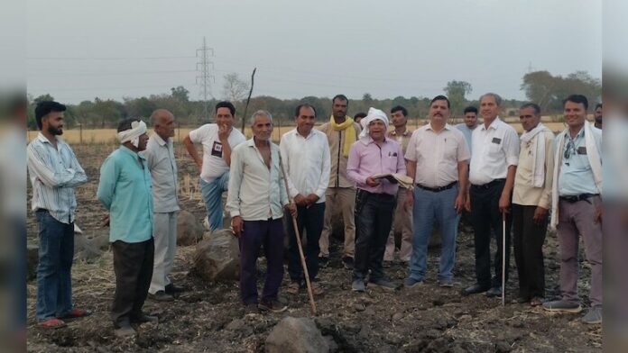 देश की सेवा कर रहे सैनिक की जमीन पर था कब्जा, कलेक्टर के निर्देश पर प्रशासन ने दिलाई जमीन वापस