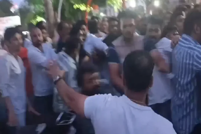 भोपाल में कांग्रेस की बैठक में गुटबाज़ी का विस्फोट, आरिफ मसूद और साजिद अली के समर्थक आपस में भिड़े, वीडियो वायरल