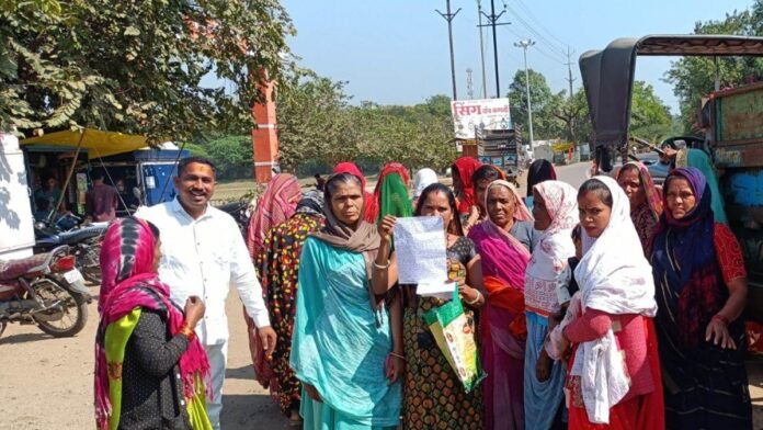 लाड़ली बहना की किस्त पर शराबखोरी: खंडवा में महिलाओं की गुहार, गांवों में खुलेआम बिक रही कच्ची शराब