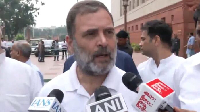 “ऑपरेशन सिंदूर” पर संसद में घमासान: विपक्ष का हल्लाबोल, राहुल बोले – “बोलने नहीं दिया जा रहा”