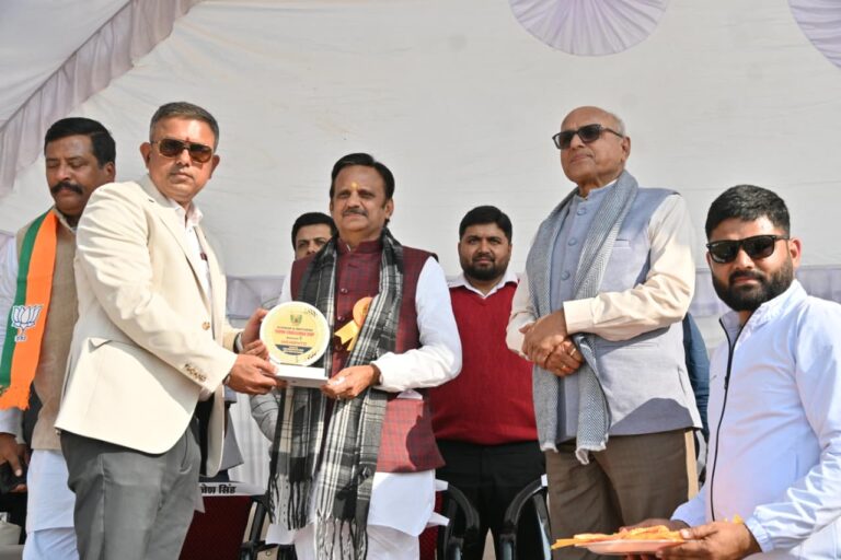 सीधी चैलेंज कप सीजन-9, भूमि एसोसियेट्स दिल्ली ने जीती ट्रॉफी